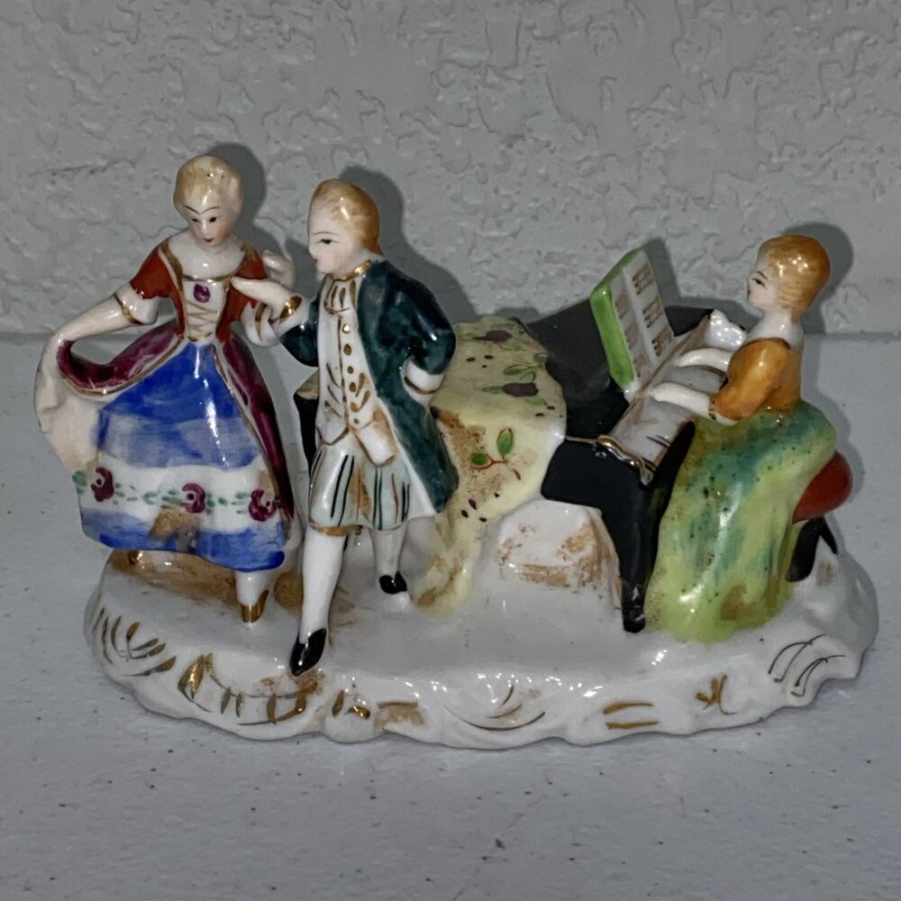 VTG Victorian Man Woman Piano Hand Painted Porcelain Figurine Occupied Japan